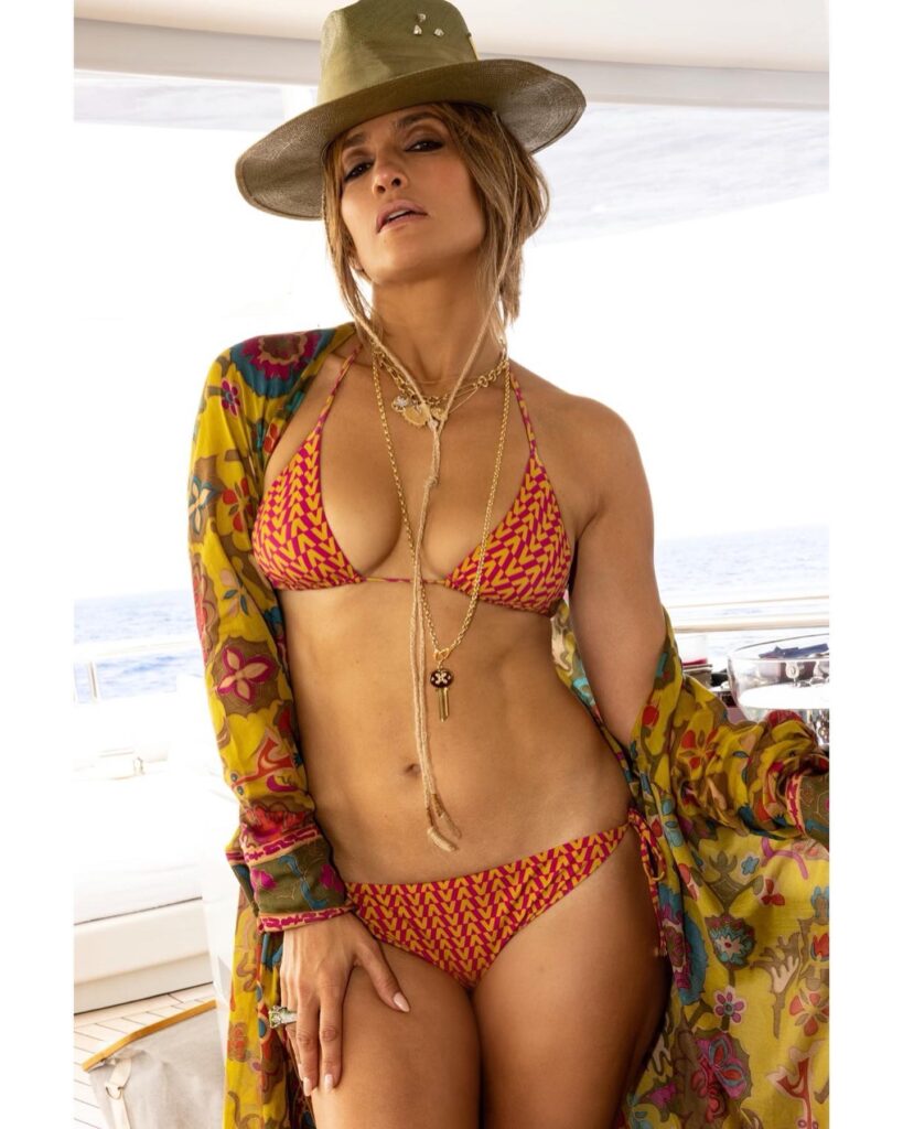 Jennifer Lopez Plastic Surgery (6)